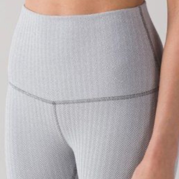 lululemon athletica Pants - Lululemon Herringbone 7/8 Tights